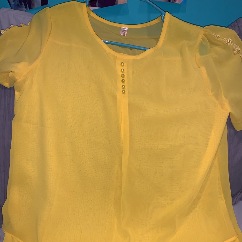 Beautiful yellow dress blouse
